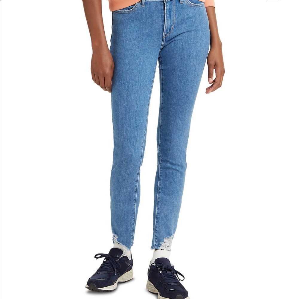 Levi’s bundle 711